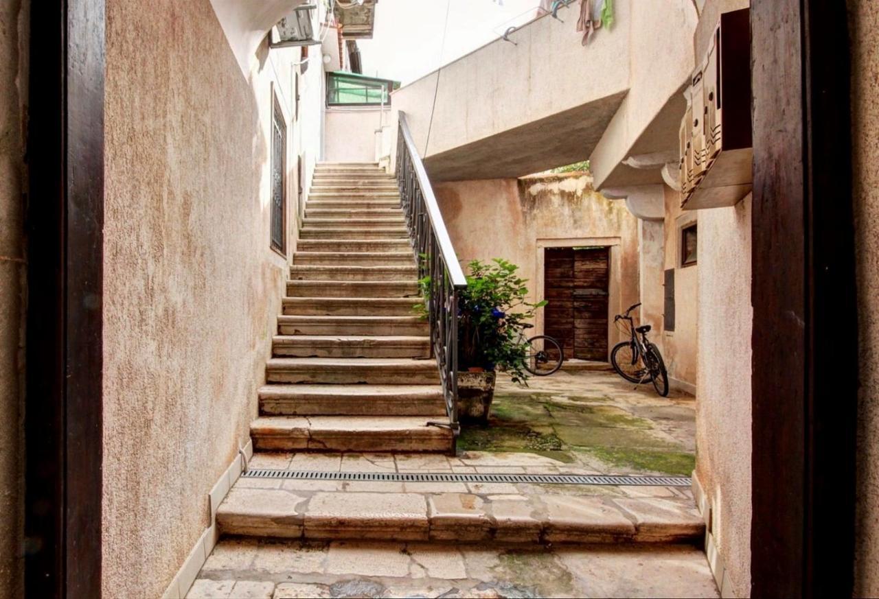 Yulia Apartments Rovinj Exterior foto