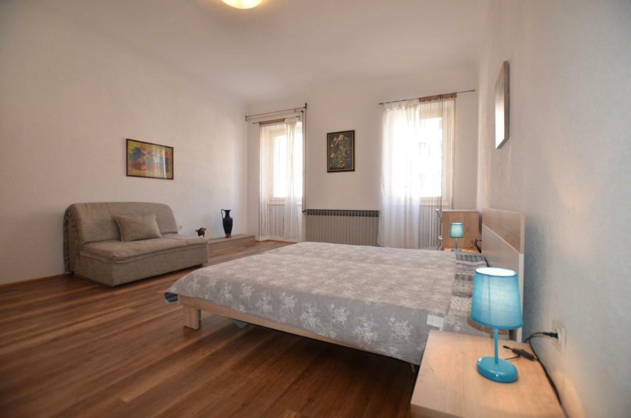 Yulia Apartments Rovinj Exterior foto