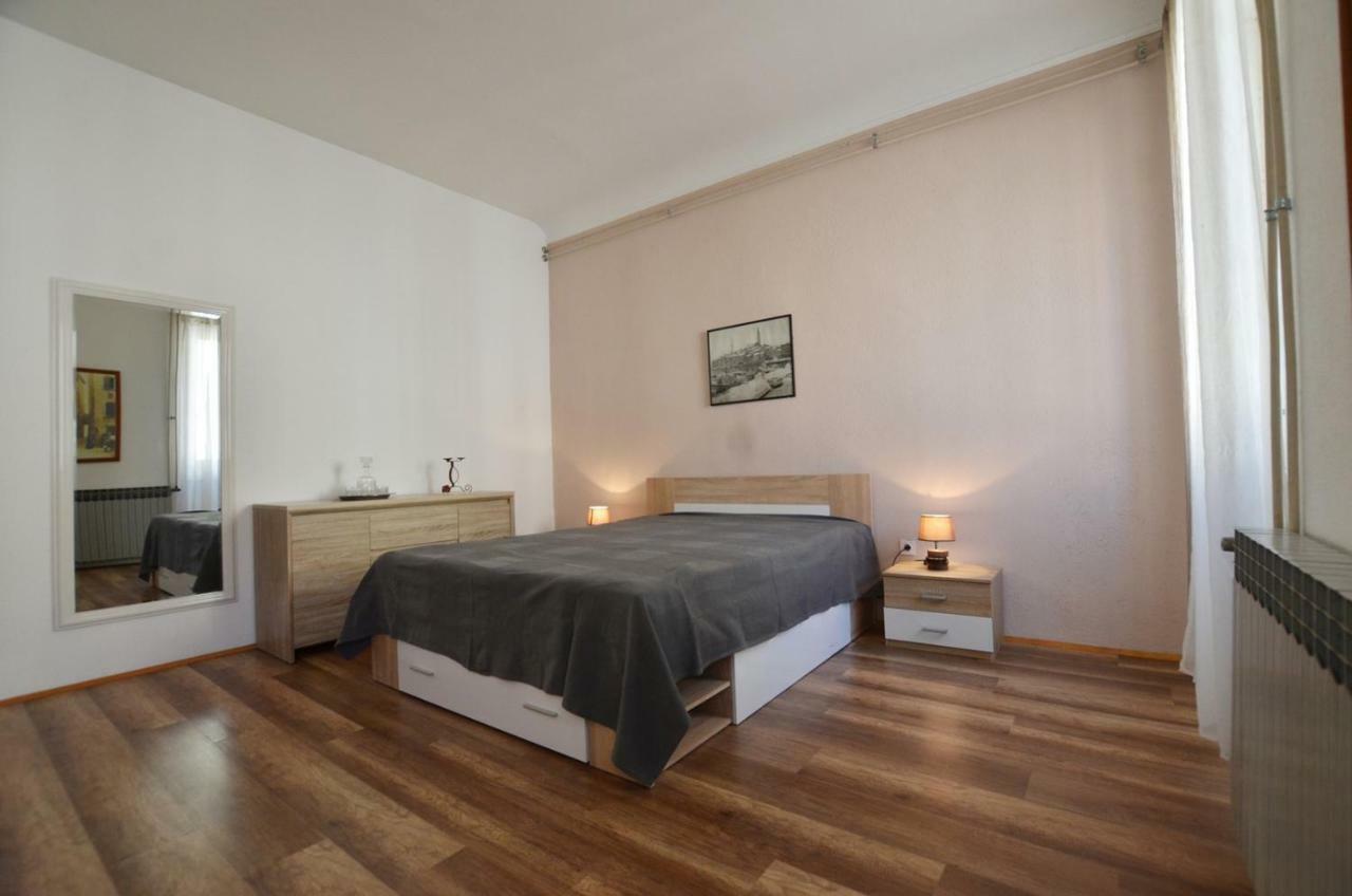 Yulia Apartments Rovinj Exterior foto