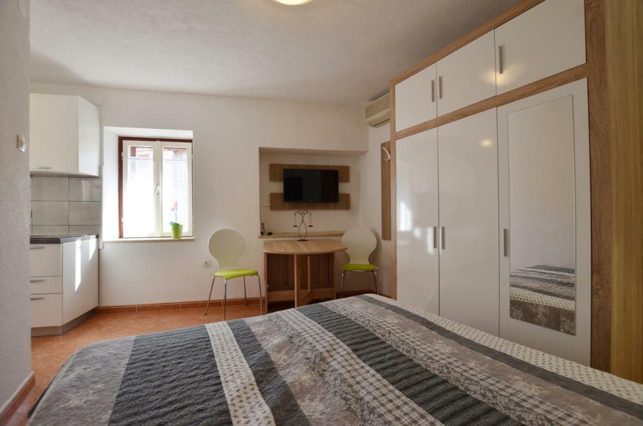 Yulia Apartments Rovinj Exterior foto